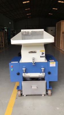 Hochgeschwindigkeits-Gray Plastic Granulating Machine Pelletizer-Reißwolf SKD-11 OG-5FS