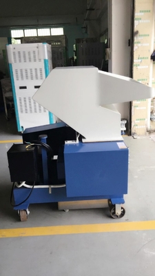 Plastik 7.5KW setzt sich Hochgeschwindigkeitsgranulierer Pulverizer-Maschine OG-10FS Gray Color ab
