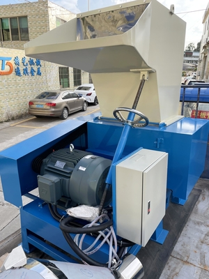 Zentrale Hochgeschwindigkeitsgranulierer-Reißwolf-Plastikmaschine 50 kg/h - 500 kg/h Kapazitäts-