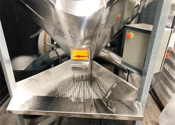 SUS polierte die vertikale Plastikmischmaschine-Mischmaschine, die für Körnchen halb automatisch ist