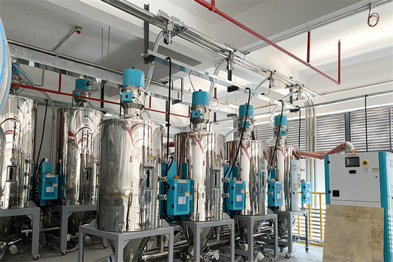 Kapazität Kunststoffzuführsystem mit PLC-Fernbedienung 500-2000 kg Kapazität