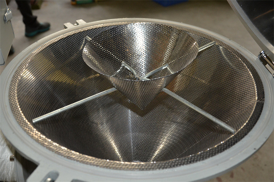 Spritzen-Verdrängungs-Plastiktrichter-trockeneres Aluminium/Edelstahl